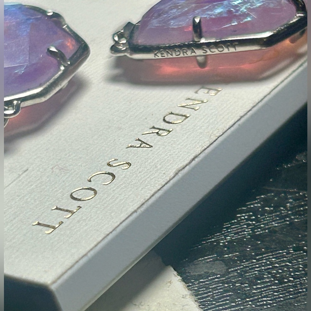 Kendra Scott Iridescent Large Dangle Drop Earrings – Silver Tone – NWT - Picture 4 of 5